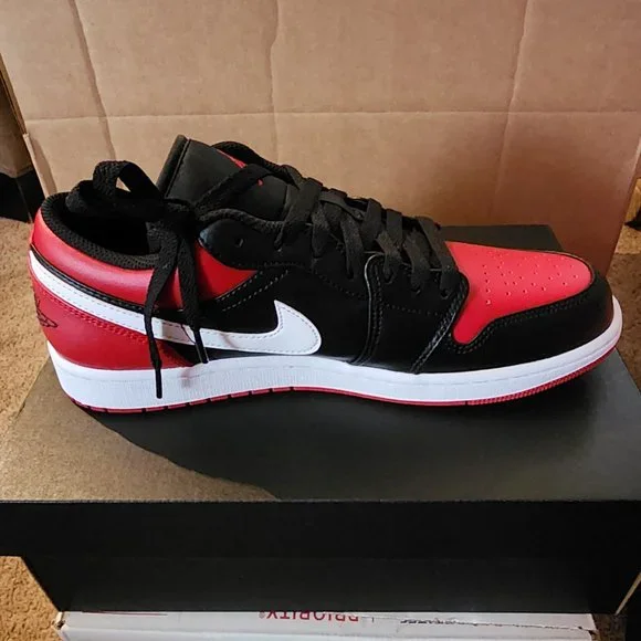 Shoes - Picture 3 of 4